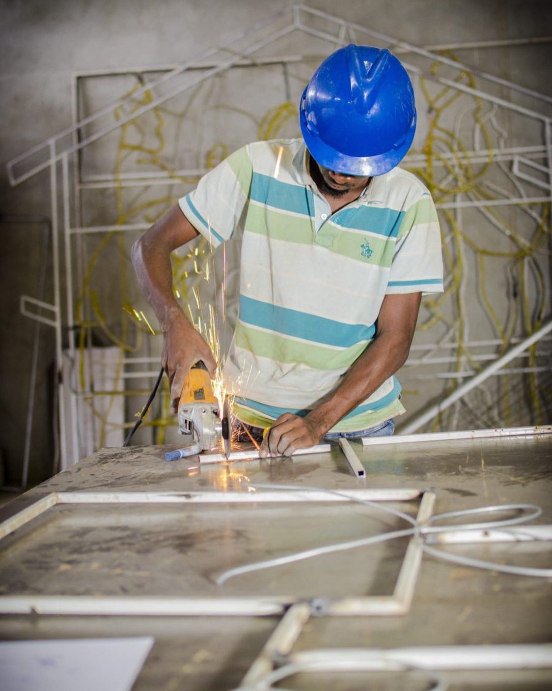 Serviços de Quinagem e Corte Industrial